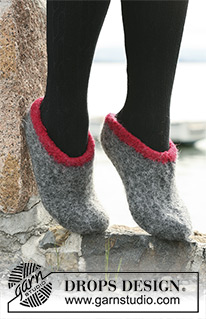 Free patterns - Christmas Socks & Slippers / DROPS 104-4