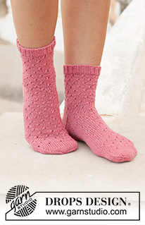 Free patterns - Women's Socks & Slippers / DROPS 198-10