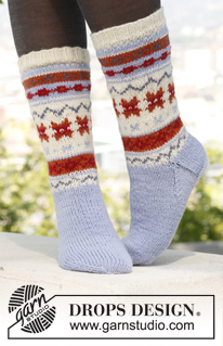 Free patterns - Christmas Socks & Slippers / DROPS Extra 0-880