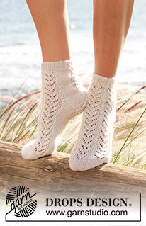 Free patterns - Női zoknik és lábbelik / DROPS 100-18