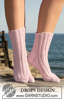 Free patterns - Dámské ponožky a papučky / DROPS 119-39