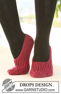 Free patterns - Christmas Socks & Slippers / DROPS 122-38