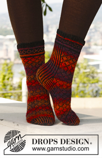 Hot Sunset / DROPS 143-21 - Strikkede DROPS sokker i ”Fabel” med mønster. Str 35 - 43.