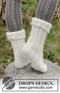 Free patterns - Dámské ponožky a papučky / DROPS 182-41