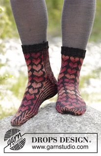 Free patterns - Dámské ponožky a papučky / DROPS 183-24