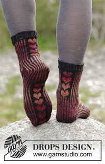 Free patterns - Dámské ponožky a papučky / DROPS 183-24