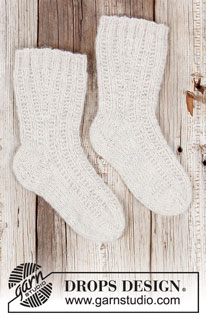 Free patterns - Női zoknik és lábbelik / DROPS 203-31