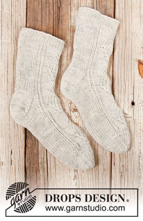 Free patterns - Női zoknik és lábbelik / DROPS 203-32
