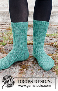 Free patterns - Dámské ponožky a papučky / DROPS 214-56