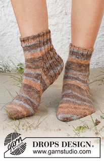 Free patterns - Dámské ponožky a papučky / DROPS 223-39