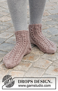 Free patterns - Dámské ponožky a papučky / DROPS 227-54