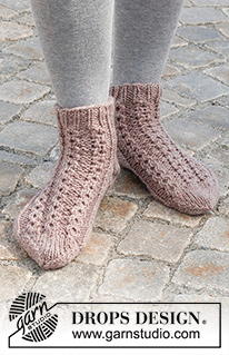Free patterns - Dámské ponožky a papučky / DROPS 227-54