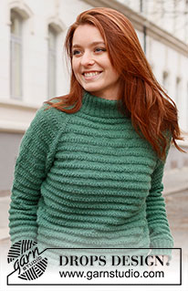 Green Harmony / DROPS 237-23 - Raglánový pulovr s plastickým vzorem pletený shora dolů z příze DROPS Nord. Velikost S - XXXL.