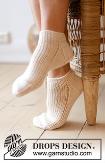 Free patterns - Női zoknik és lábbelik / DROPS 238-25
