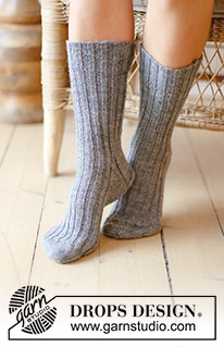 Free patterns - Dámské ponožky a papučky / DROPS 238-31