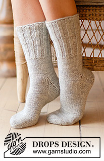 Free patterns - Dámské ponožky a papučky / DROPS 238-32