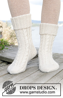 Free patterns - Dámské ponožky a papučky / DROPS 244-39