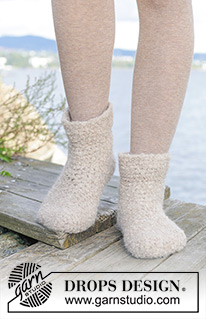 Free patterns - Dámské ponožky a papučky / DROPS 244-41